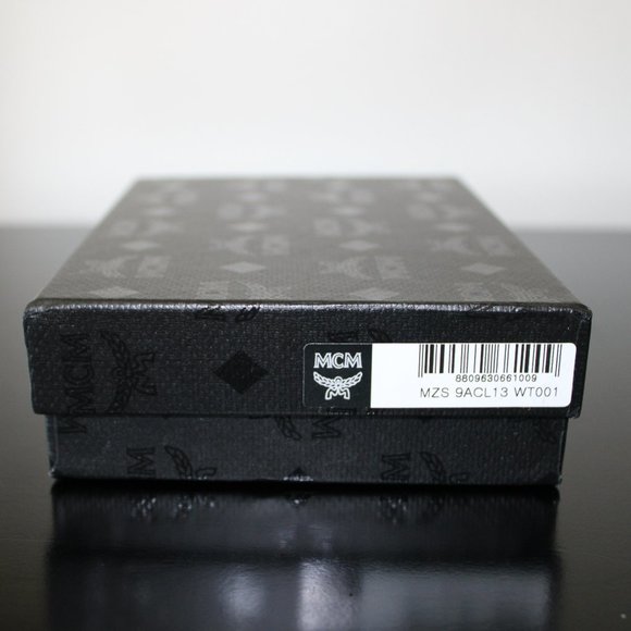 🔥MCM Women's White Black Contrast Logo Small Leather Zip Wallet NWT & Box - Picture 5 of 16